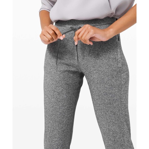 Lululemon Engineered Warmth Jogger Merino Wool Size 4 - Picture 8 of 16